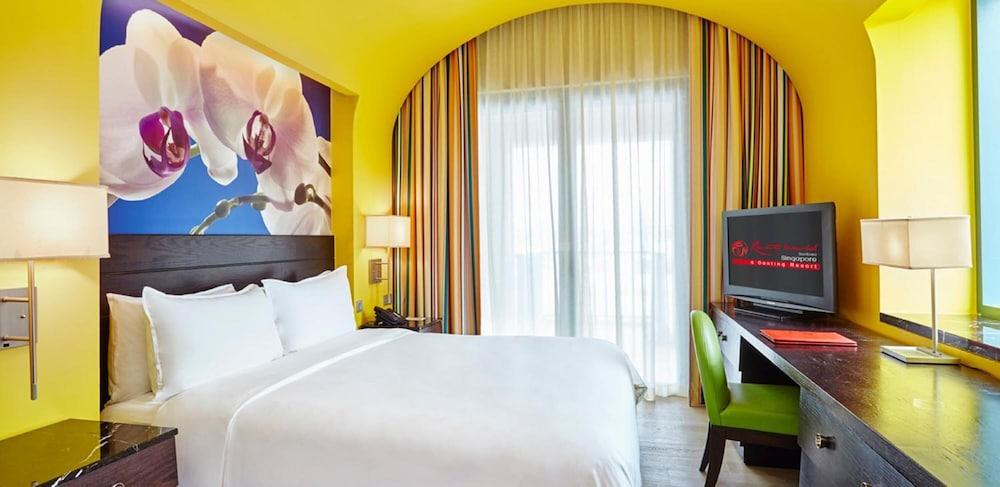 Resorts World Sentosa - Festive Hotel Singapur Zewnętrze zdjęcie A room at the hotel