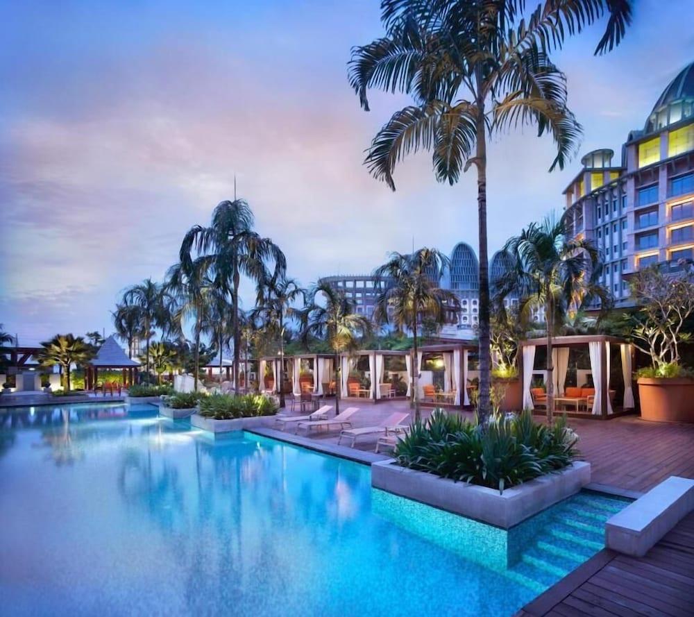 Resorts World Sentosa - Festive Hotel Singapur Zewnętrze zdjęcie The pool at the hotel