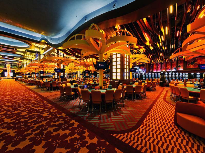 Resorts World Sentosa - Festive Hotel Singapur Zewnętrze zdjęcie The casino floor at the Wynn